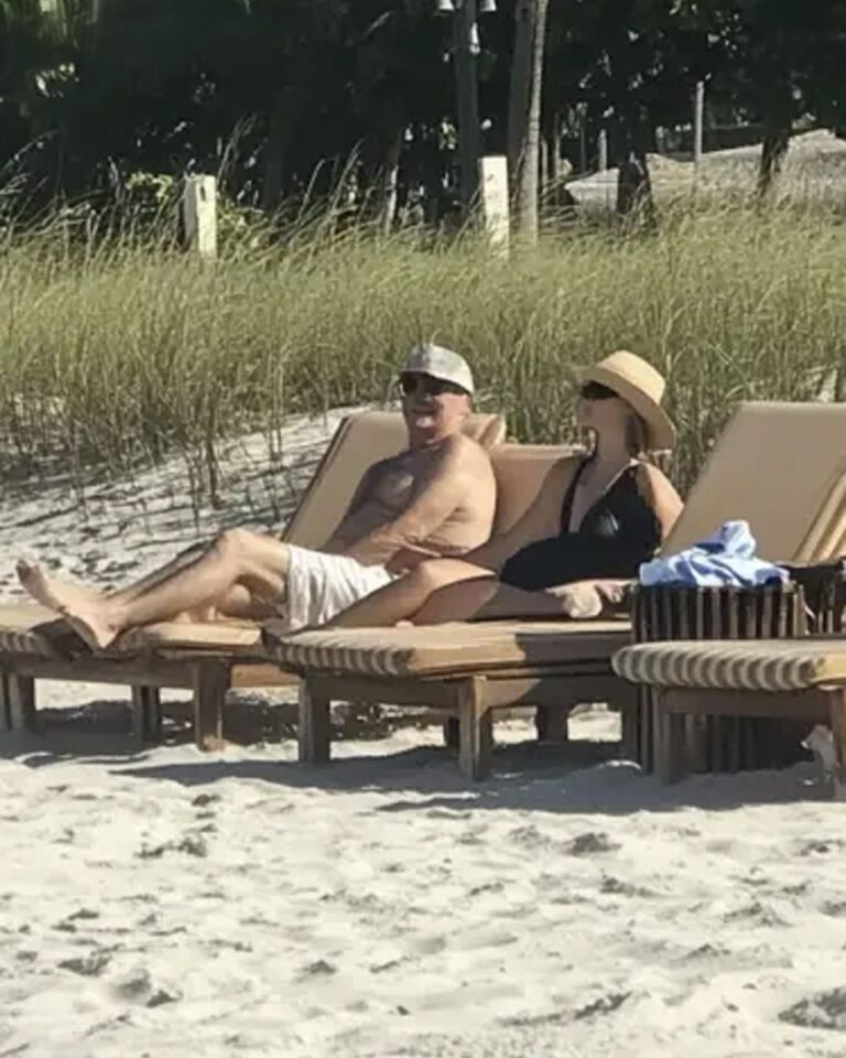 I Caught My Dad with a Young Lady on the Beach While He Was ‘On a Business Trip’